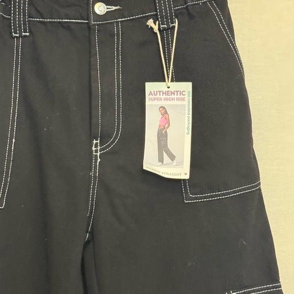 B-213 Simple Society NWT Black Super High Rise Straight Leg Cargo Pants Size 17 - Picture 5 of 14
